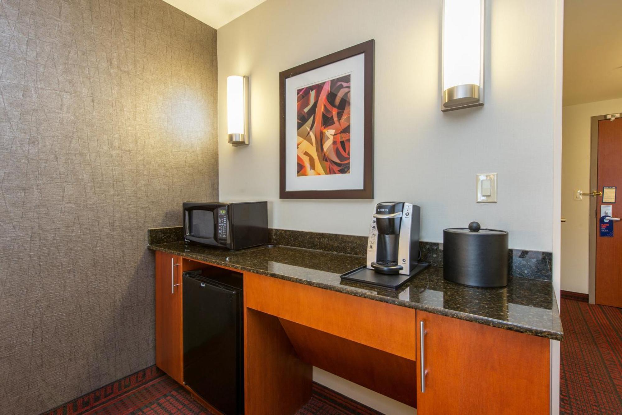 Holiday Inn Express Hotel & Suites Auburn By Ihg Dış mekan fotoğraf